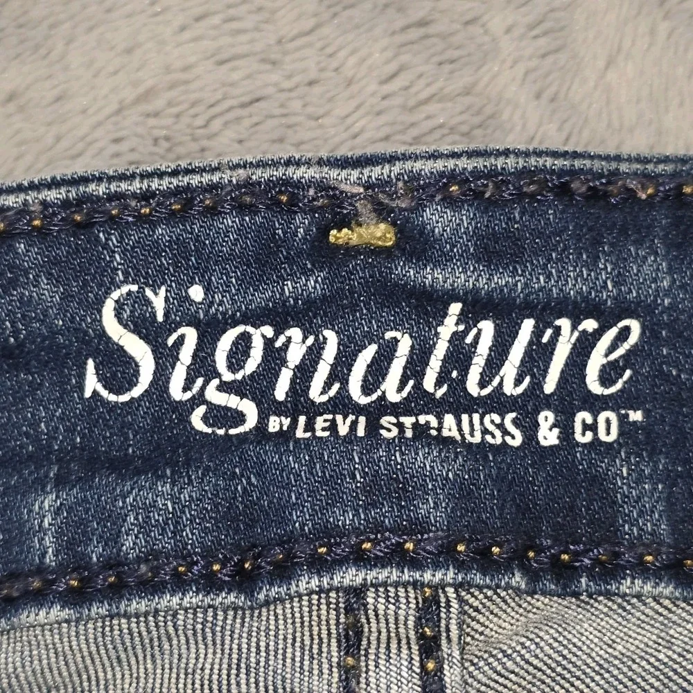 Signature Levi Strauss‎ Low Rise Cuffed Stretch Denim Jean Shorts Womens Size 27